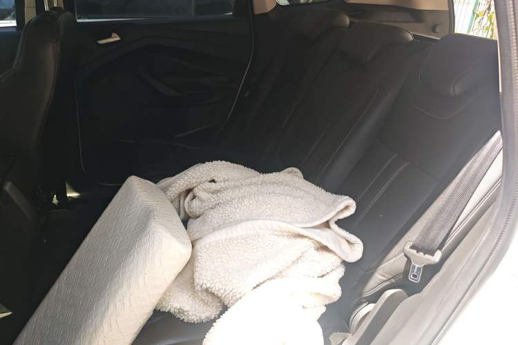 Used Ford Kuga 2013 2.0L GTDi Four-Wheel-Drive Sport Model Left Rear Seat