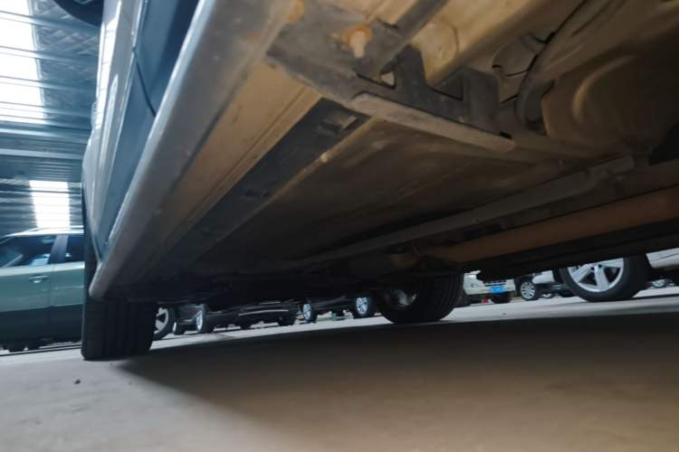 Used Ford Kuga 2013 2.0L GTDi Four-Wheel-Drive Elite Model Left Side Sill