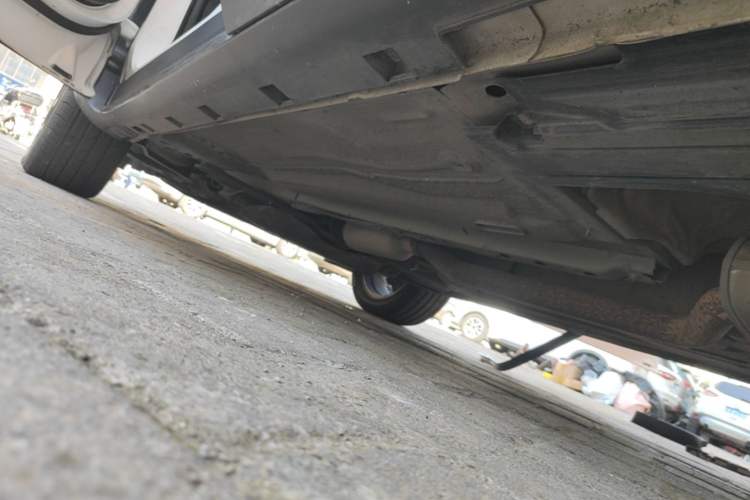 Used Ford Kuga 2013 1.6L GTDi Two-Wheel-Drive Trend Model Left Side Sill