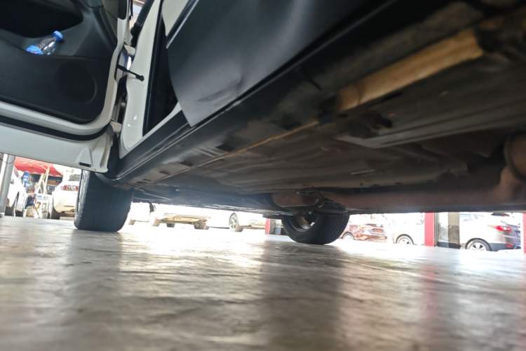 Used Ford Kuga 2013 2.0L GTDi Four-Wheel-Drive Sport Model Left Side Sill