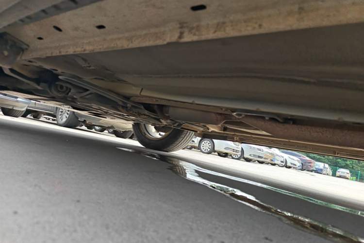 Used Ford Kuga 2013 2.0L GTDi Four-Wheel-Drive Sport Model Left Side Sill