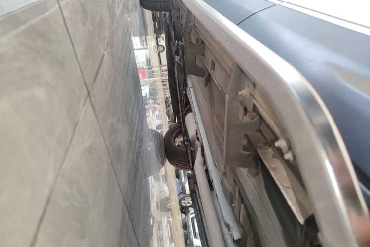 Used Ford Kuga 2013 2.0L GTDi Four-Wheel-Drive Sport Model Left Side Sill