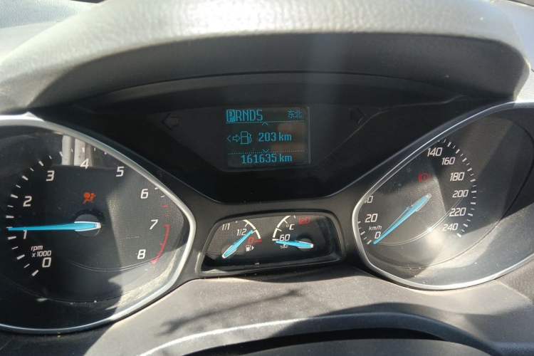 Used Ford Kuga 2013 1.6L GTDi Two-Wheel-Drive Trend Model Odometer Close Up