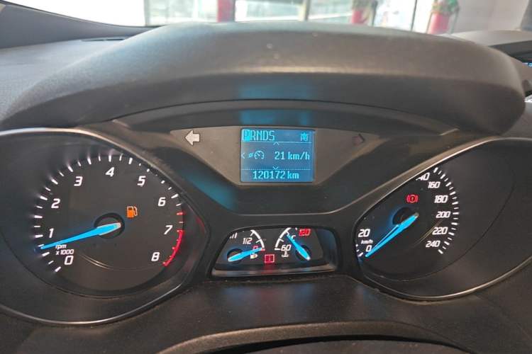 Used Ford Kuga 2013 1.6L GTDi Two-Wheel-Drive Comfort Model Odometer Close Up