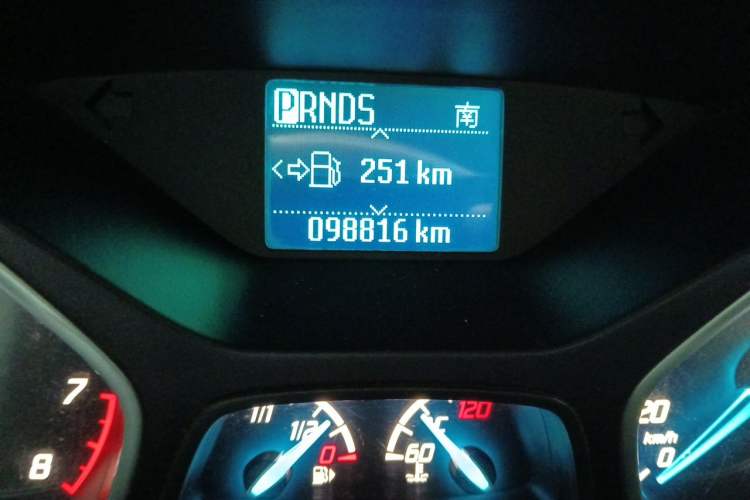Used Ford Kuga 2013 1.6L GTDi Two-Wheel-Drive Trend Model Odometer Close Up