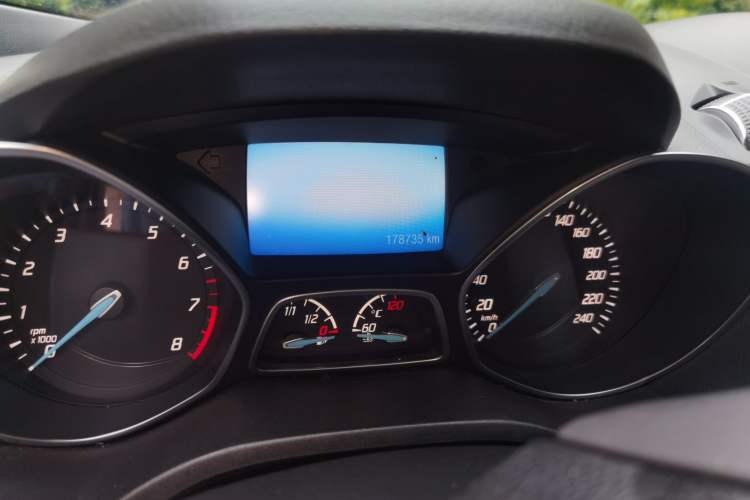 Used Ford Kuga 2013 2.0L GTDi Four-Wheel-Drive Elite Model Odometer Close Up