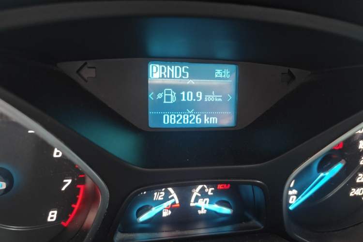 Used Ford Kuga 2013 1.6L GTDi Two-Wheel-Drive Trend Model Odometer Close Up