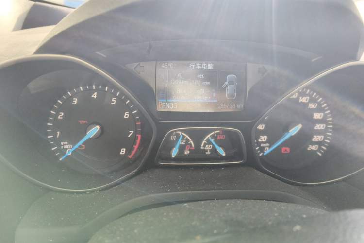 Used Ford Kuga 2013 1.6L GTDi 4x4 Elite Model Odometer Close Up