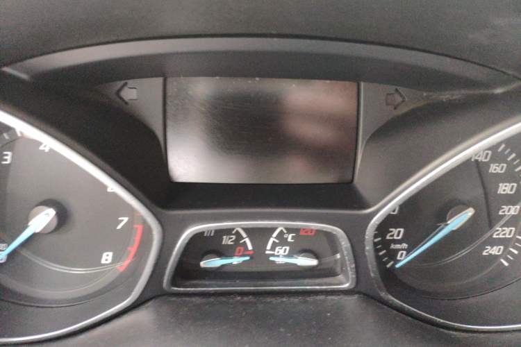 Used Ford Kuga 2013 2.0L GTDi Four-Wheel-Drive Elite Model Odometer Close Up