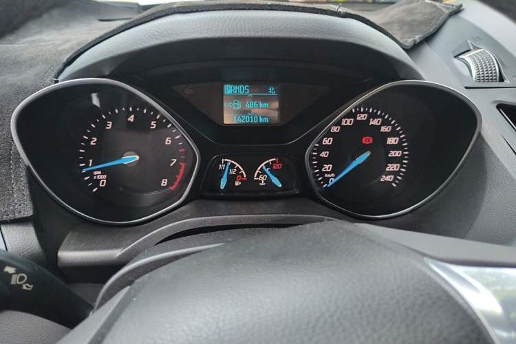 Used Ford Kuga 2013 1.6L GTDi Two-Wheel-Drive Trend Model Odometer Close Up
