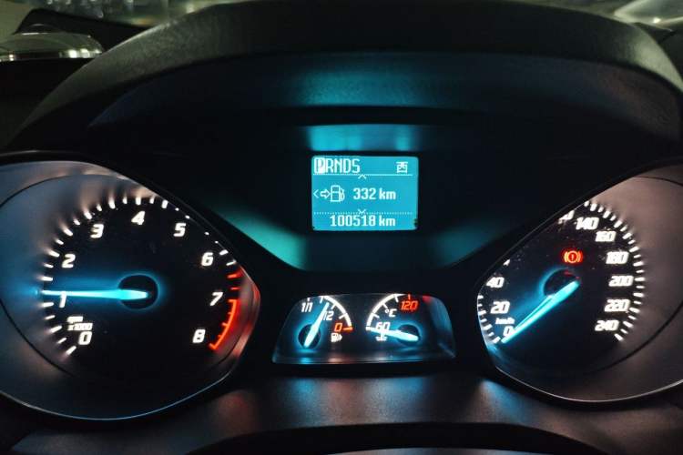 Used Ford Kuga 2013 1.6L GTDi Two-Wheel-Drive Trend Model Odometer Close Up