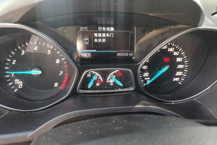 Used Ford Kuga 2013 2.0L GTDi Four-Wheel-Drive Sport Model Odometer Close Up