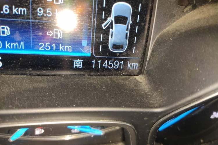 Used Ford Kuga 2013 1.6L GTDi 4x4 Elite Model Odometer Close Up