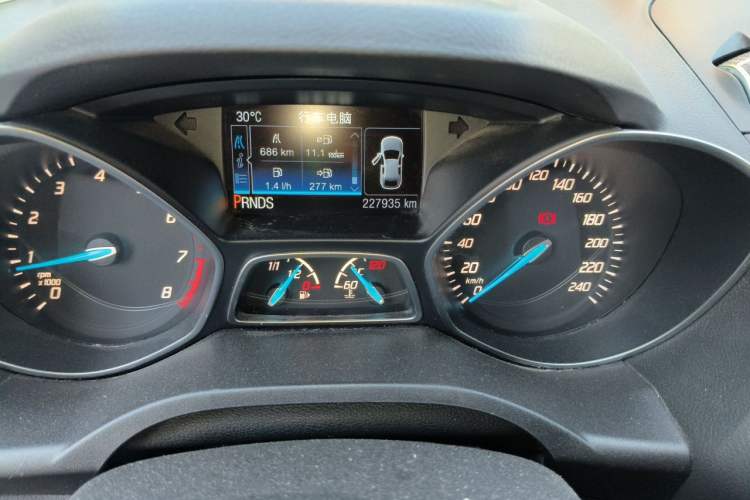 Used Ford Kuga 2013 2.0L GTDi Four-Wheel-Drive Sport Model Odometer Close Up