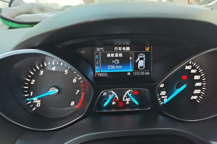Used Ford Kuga 2013 2.0L GTDi Four-Wheel Drive Premium Model Odometer Close Up