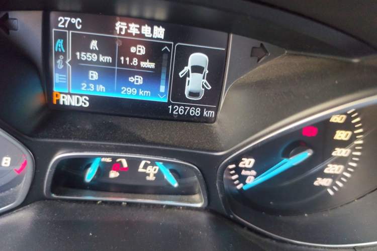 Used Ford Kuga 2013 2.0L GTDi Four-Wheel-Drive Elite Model Odometer Close Up