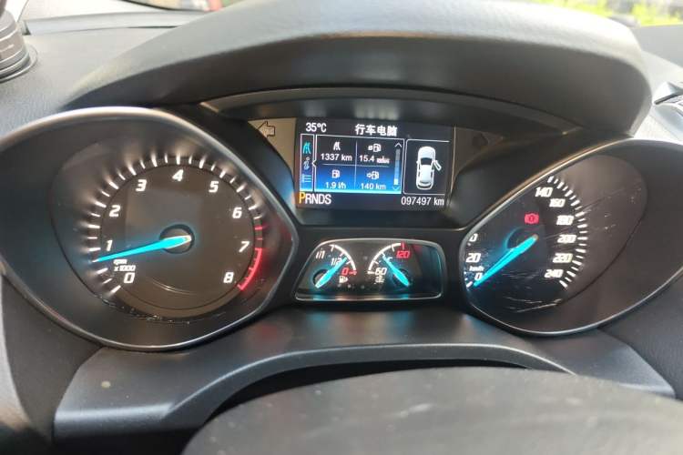 Used Ford Kuga 2013 2.0L GTDi Four-Wheel-Drive Elite Model Odometer Close Up