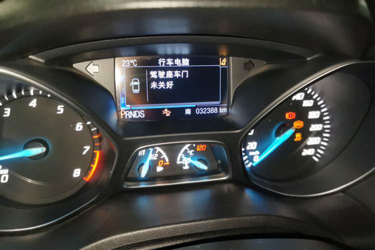 Used Ford Kuga 2013 2.0L GTDi Four-Wheel Drive Premium Model Odometer Close Up