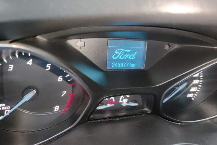 Used Ford Kuga 2013 1.6L GTDi Two-Wheel-Drive Comfort Model Odometer Close Up