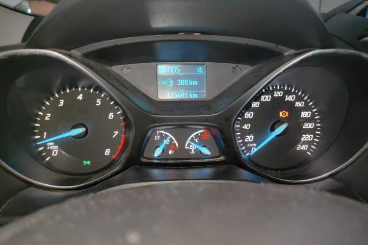 Used Ford Kuga 2013 1.6L GTDi Two-Wheel-Drive Trend Model Odometer Close Up