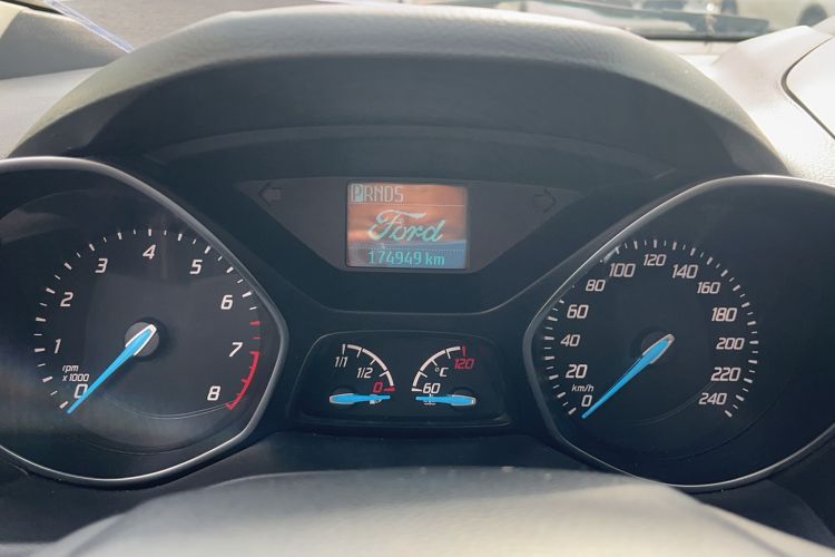 Used Ford Kuga 2013 1.6L GTDi Two-Wheel-Drive Trend Model Odometer Close Up