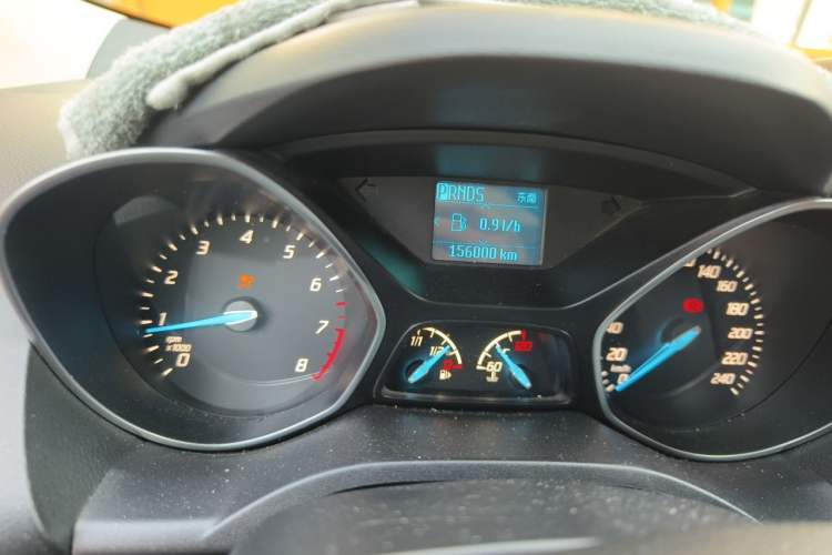 Used Ford Kuga 2013 1.6L GTDi Two-Wheel-Drive Trend Model Odometer Close Up