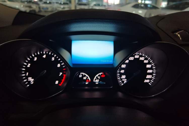 Used Ford Kuga 2013 2.0L GTDi Four-Wheel-Drive Elite Model Odometer Close Up