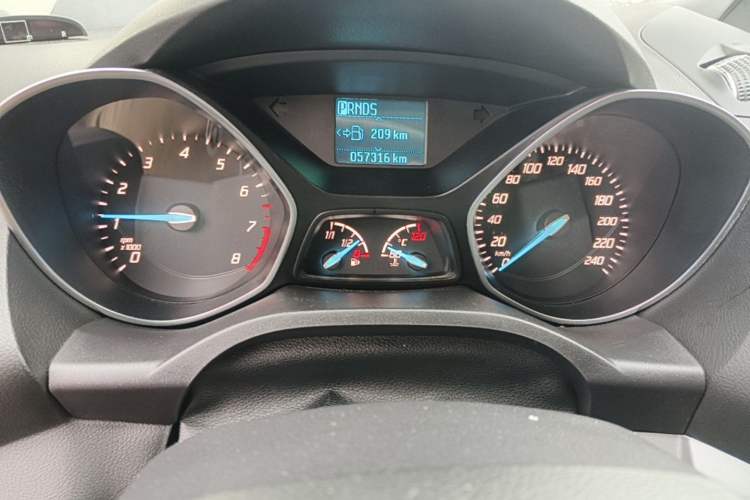 Used Ford Kuga 2013 1.6L GTDi Two-Wheel-Drive Comfort Model Odometer Close Up