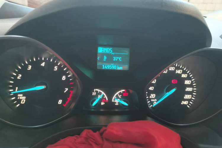Used Ford Kuga 2013 1.6L GTDi Two-Wheel-Drive Comfort Model Odometer Close Up