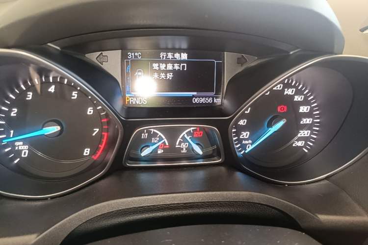 Used Ford Kuga 2013 2.0L GTDi Four-Wheel-Drive Sport Model Odometer Close Up