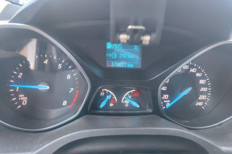 Used Ford Kuga 2013 1.6L GTDi Two-Wheel-Drive Trend Model Odometer Close Up
