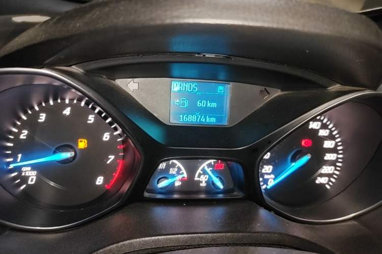Used Ford Kuga 2013 1.6L GTDi Two-Wheel-Drive Trend Model Odometer Close Up