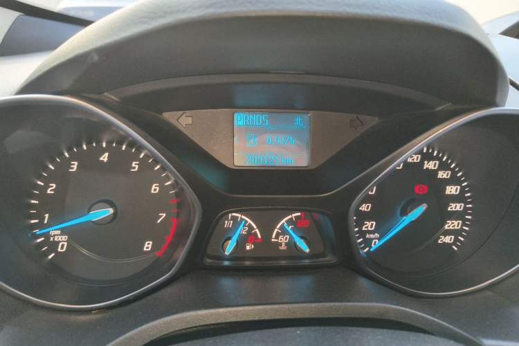 Used Ford Kuga 2013 1.6L GTDi Two-Wheel-Drive Trend Model Odometer Close Up