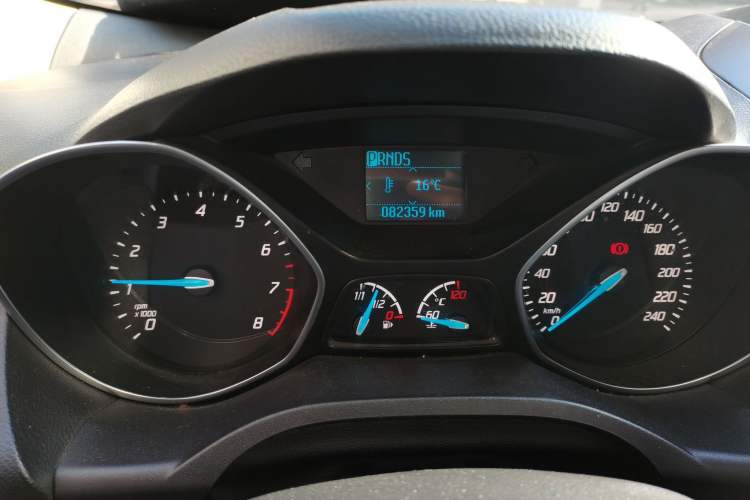 Used Ford Kuga 2013 1.6L GTDi Two-Wheel-Drive Comfort Model Odometer Close Up
