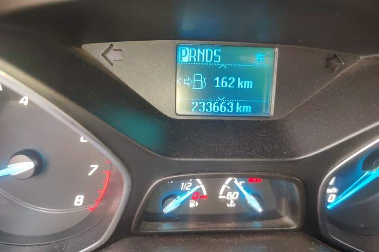 Used Ford Kuga 2013 1.6L GTDi Two-Wheel-Drive Trend Model Odometer Close Up