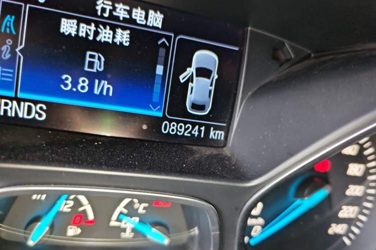 Used Ford Kuga 2013 1.6L GTDi 4x4 Elite Model Odometer Close Up