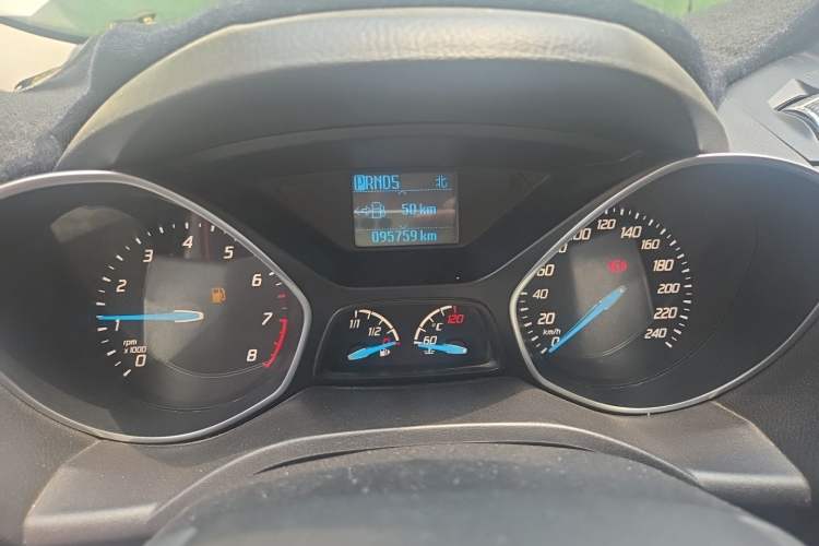 Used Ford Kuga 2013 1.6L GTDi Two-Wheel-Drive Trend Model Odometer Close Up
