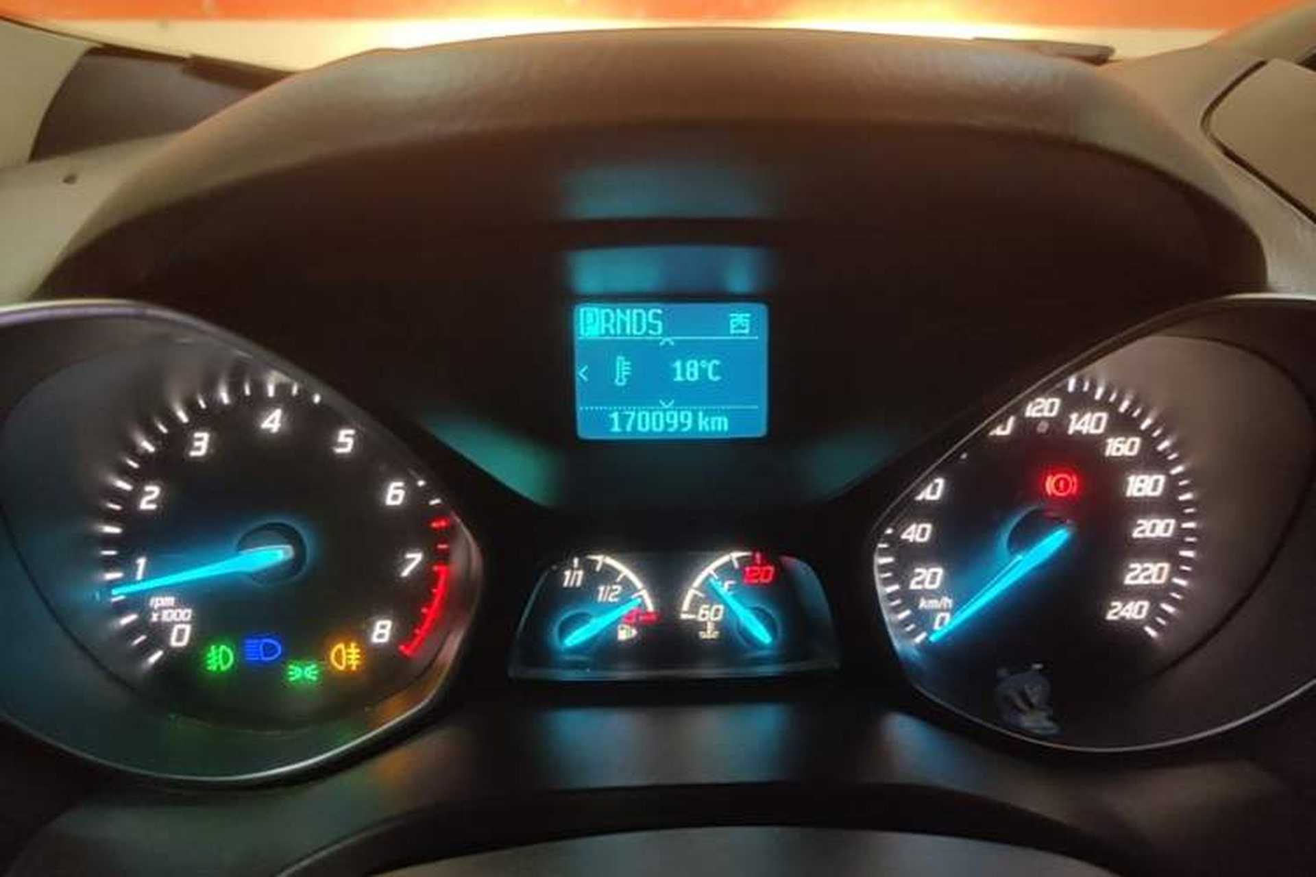 Used Ford Kuga 2013 1.6L GTDi Two-Wheel-Drive Trend Model Odometer Close Up