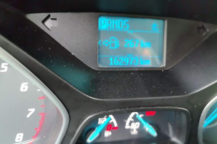 Used Ford Kuga 2013 1.6L GTDi Two-Wheel-Drive Trend Model Odometer Close Up