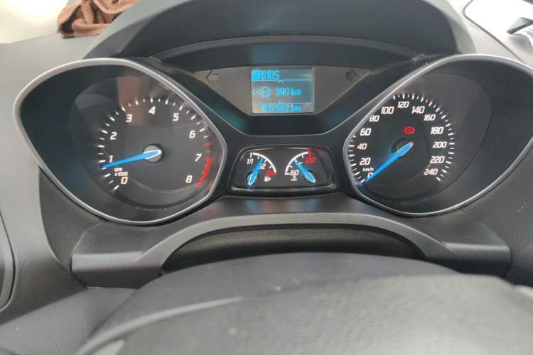 Used Ford Kuga 2013 1.6L GTDi Two-Wheel-Drive Comfort Model Odometer Close Up