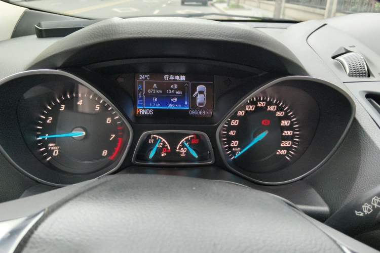 Used Ford Kuga 2013 1.6L GTDi 4x4 Elite Model Odometer Close Up