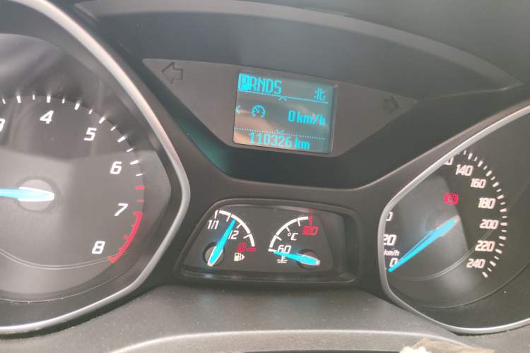 Used Ford Kuga 2013 1.6L GTDi Two-Wheel-Drive Trend Model Odometer Close Up