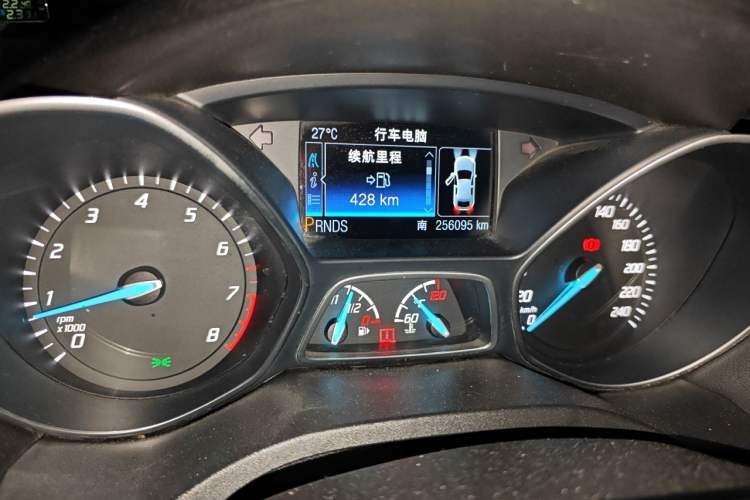 Used Ford Kuga 2013 2.0L GTDi Four-Wheel-Drive Sport Model Odometer Close Up