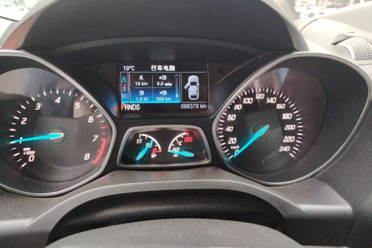 Used Ford Kuga 2013 1.6L GTDi 4x4 Elite Model Odometer Close Up