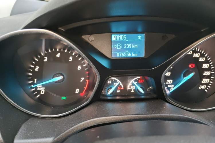 Used Ford Kuga 2013 1.6L GTDi Two-Wheel-Drive Trend Model Odometer Close Up