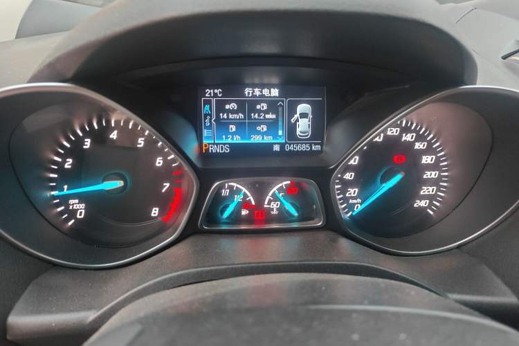 Used Ford Kuga 2013 1.6L GTDi 4x4 Elite Model Odometer Close Up