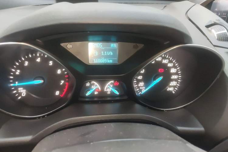 Used Ford Kuga 2013 1.6L GTDi Two-Wheel-Drive Comfort Model Odometer Close Up