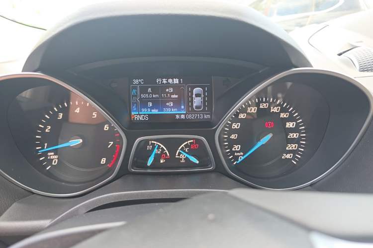 Used Ford Kuga 2013 1.6L GTDi 4x4 Elite Model Odometer Close Up