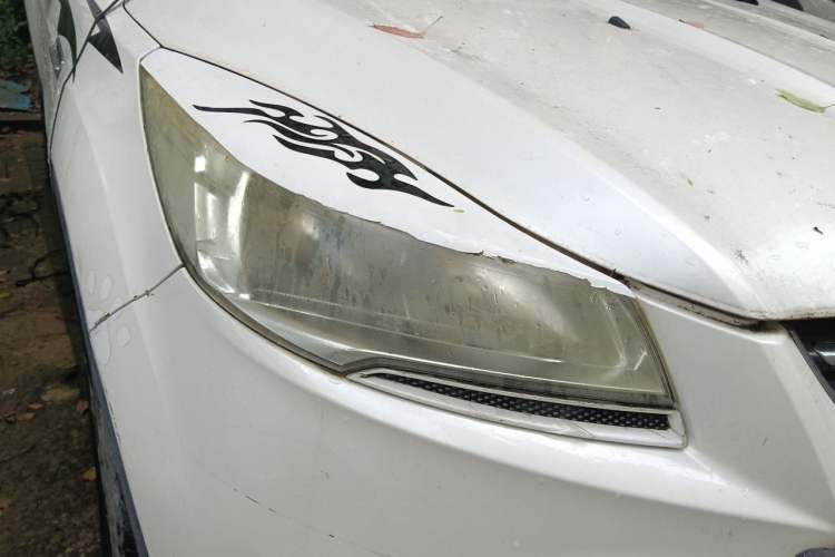 Used Ford Kuga 2013 1.6L GTDi Two-Wheel-Drive Trend Model Right Front Headlight