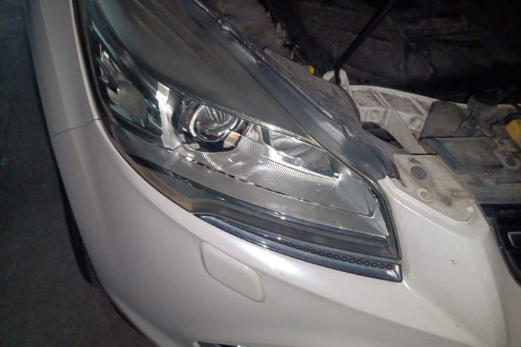 Used Ford Kuga 2013 2.0L GTDi Four-Wheel Drive Premium Model Right Front Headlight